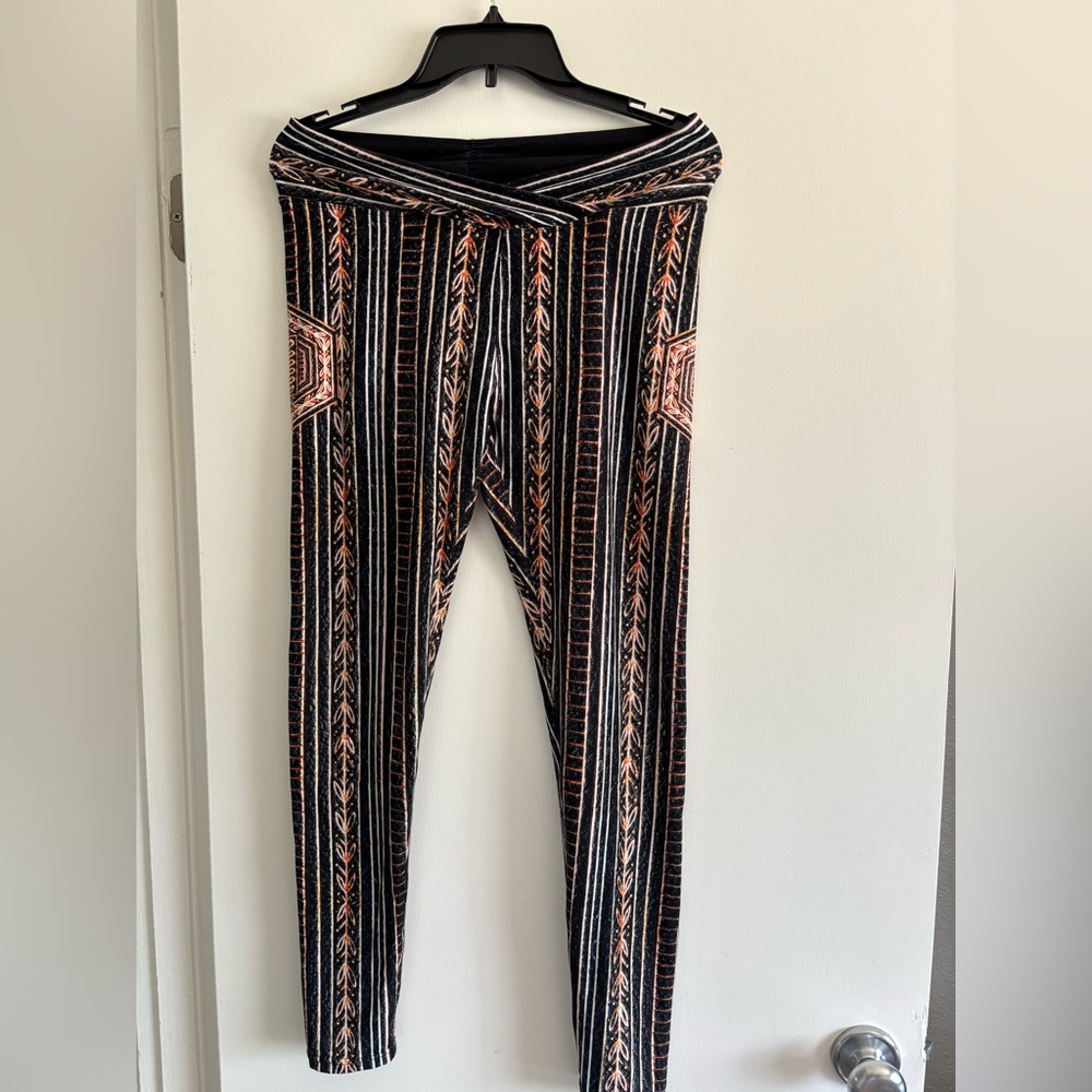 Wolven Zephyr Ruched Crossover Legging